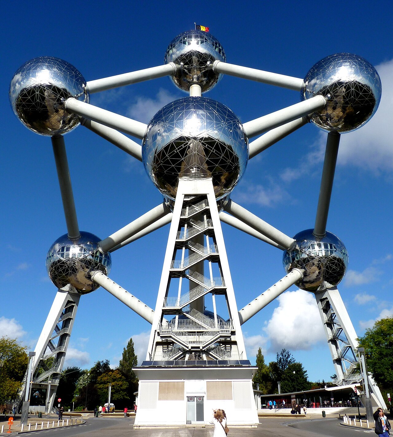 L’Atomium à Bruxelles, structure de sphères d’acier